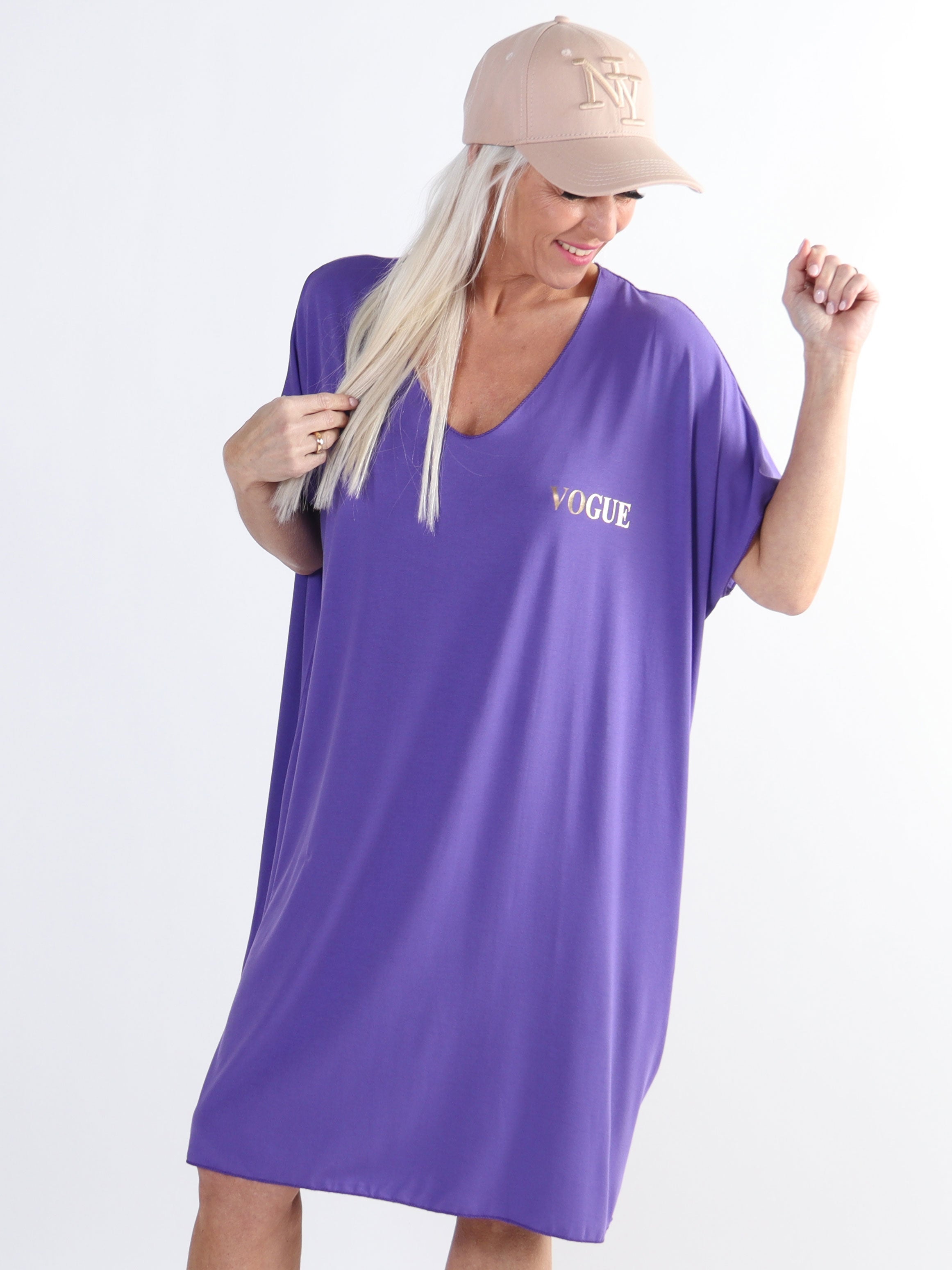 Ellen - T-shirtklänning i viskos med guldtryck i plusstorlek